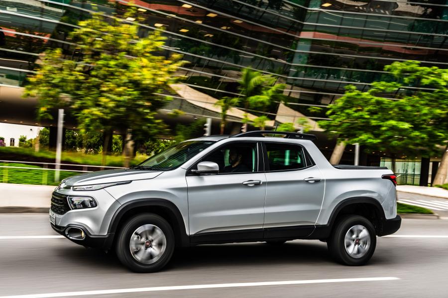  Fiat Toro Freedom 1.8 Flex AT6 2016 года  (фото 5 из 32)